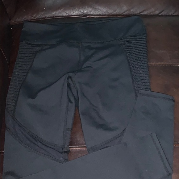 NWT fabletics mesh leggings - Picture 2 of 5